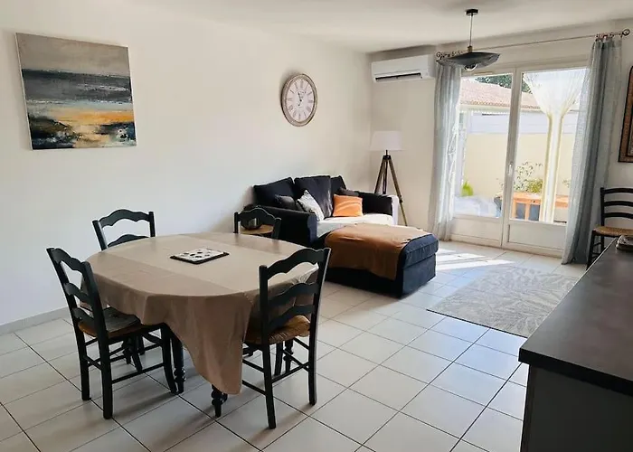 펜션 Charmante Maison Au Calme