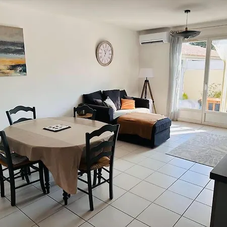 Nyaraló Charmante Maison Au Calme