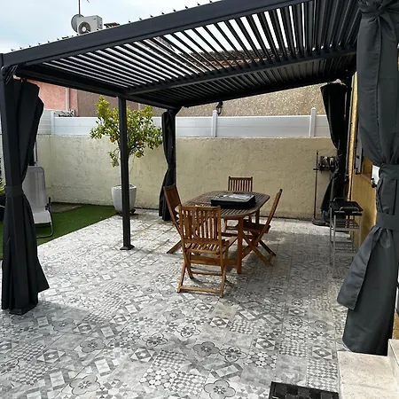 Charmante Maison Au Calme Nyaraló Aigues-Mortes