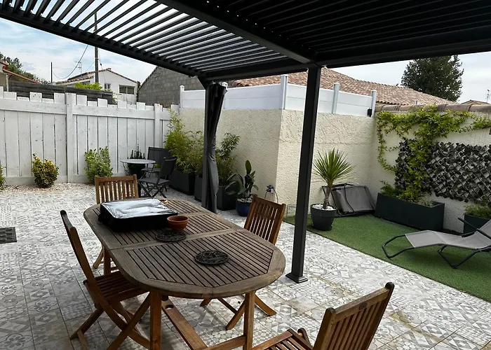 Charmante Maison Au Calme Casa de Férias Aigues-Mortes